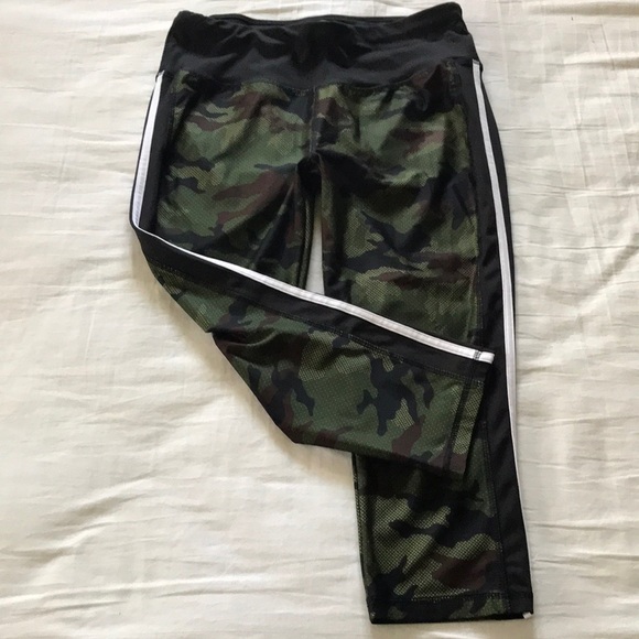 New ATHLETIC WORKS DriWorks Green Brown Black CAMO Leggings w/ Side Stripe Sz M - Picture 1 of 7